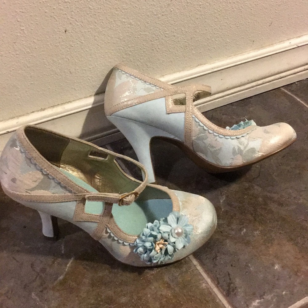 Mary Jane style retro heel